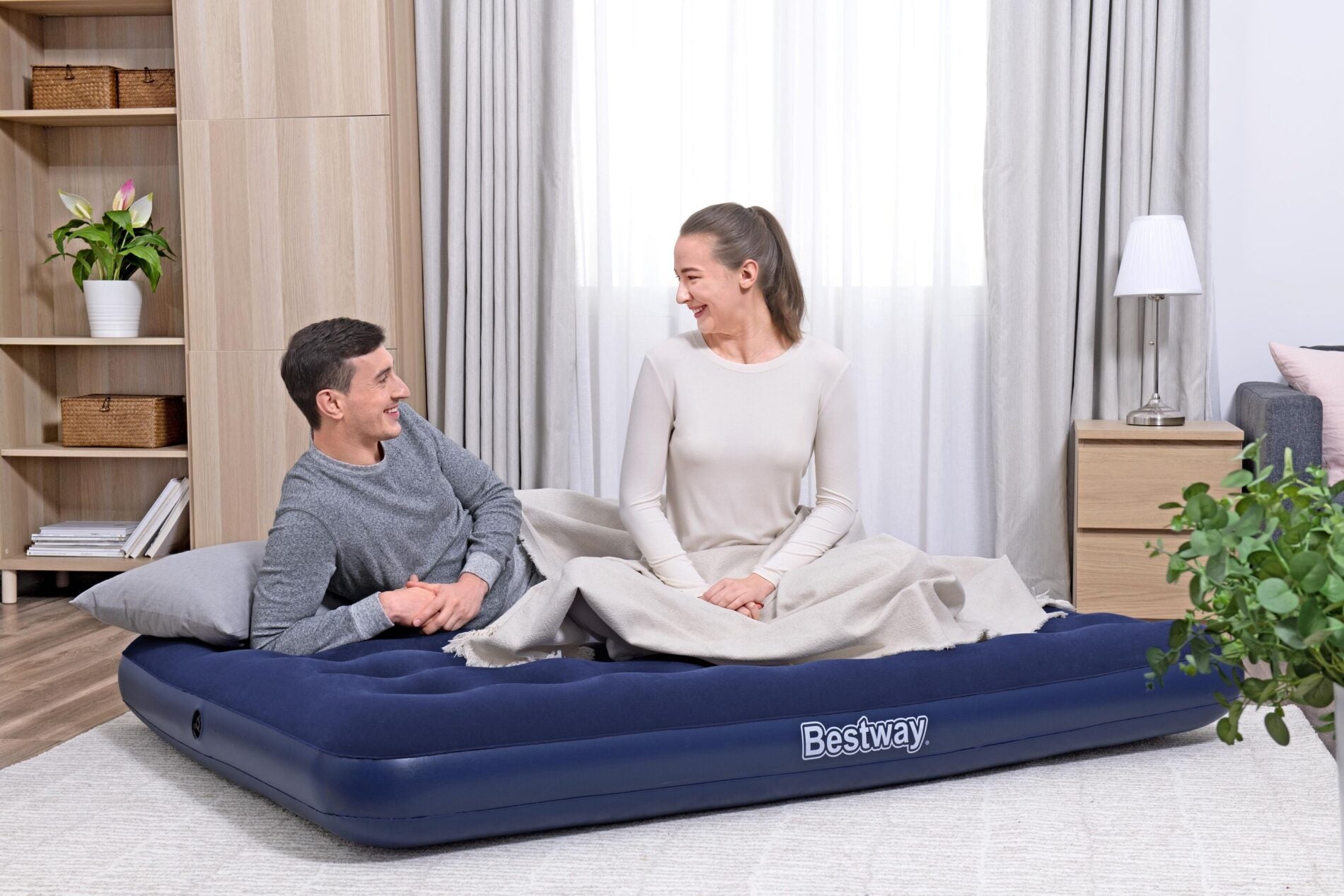 Bestway 1.91m x 1.37m x 22cm Air Mattress Full Inflatable Air Bed Indoor/Outdoor Heavy Duty Durable Camping