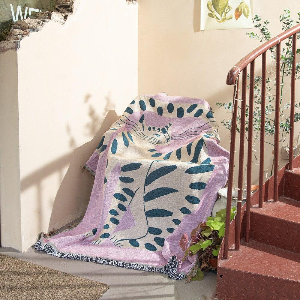 Anyhouz Pink Cat Throw Blanket Cozy Sofa Couch Bed Cover Outdoor Camping Mat Home Decor Tapestry with Tassel