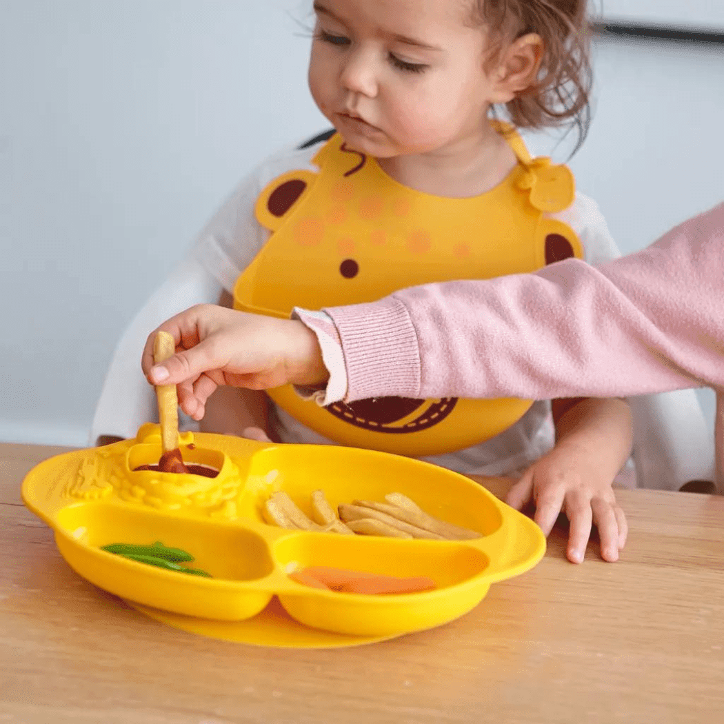 Marcus & Marcus -Yummy Dips Suction Divided Plate Lola the Giraffe-Yellow-1910112452218064900