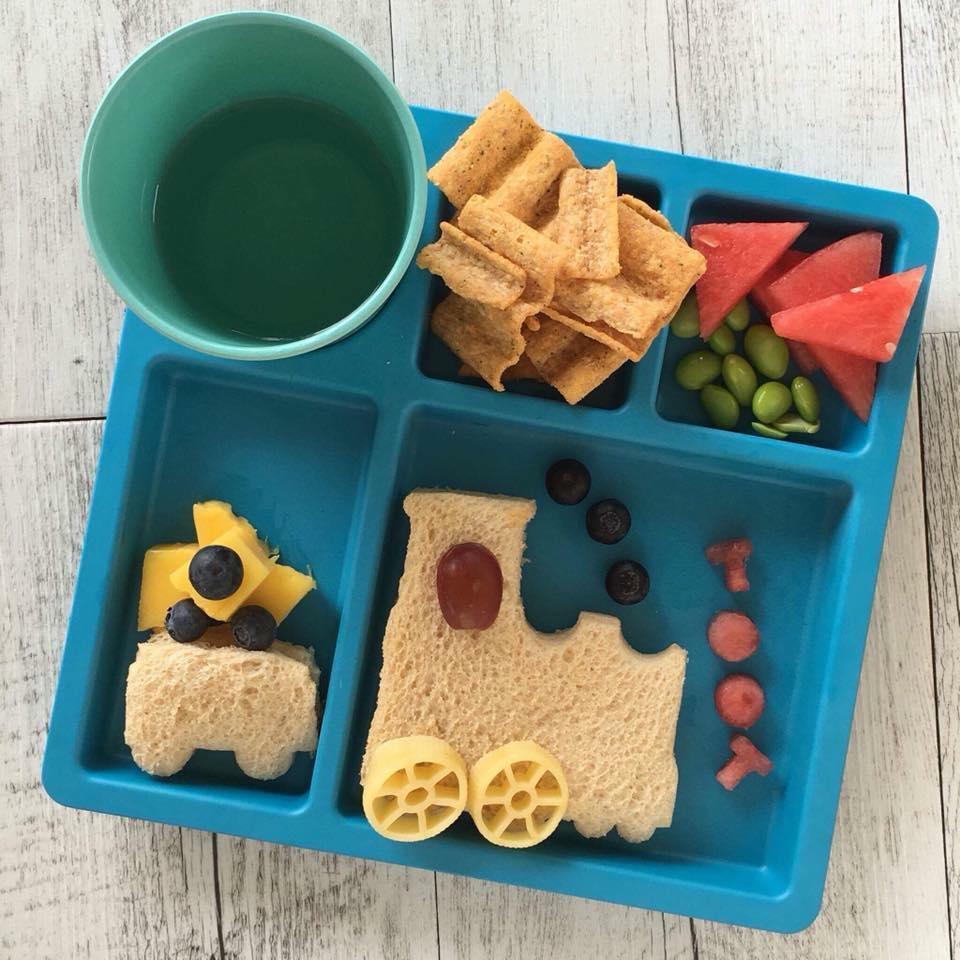 MONTII.CO Lunch Punch Sandwich Cutters | Transit-1954803117870682115