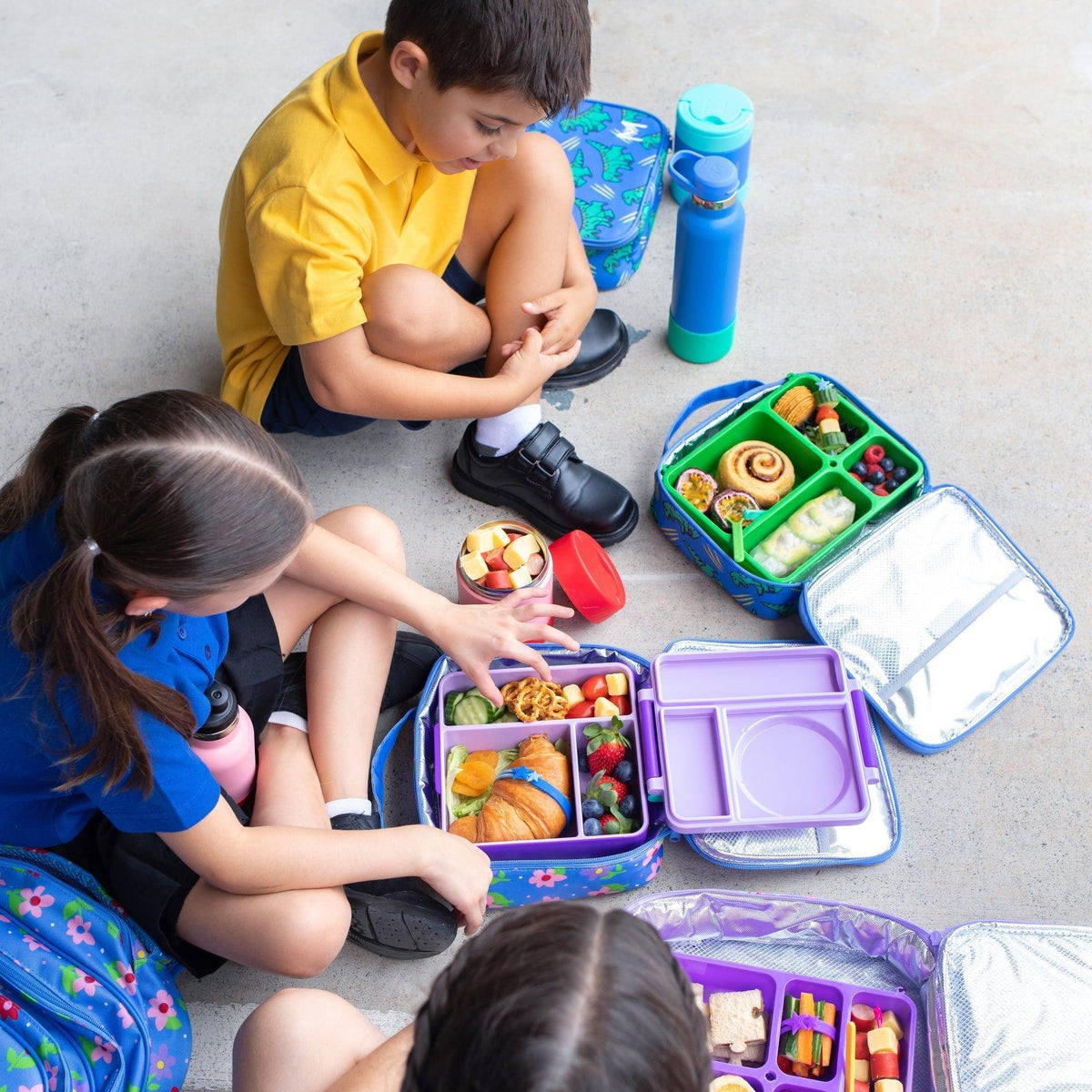 MONTII.CO Medium Insulated Lunch Bag - Petals-1954803121284845571