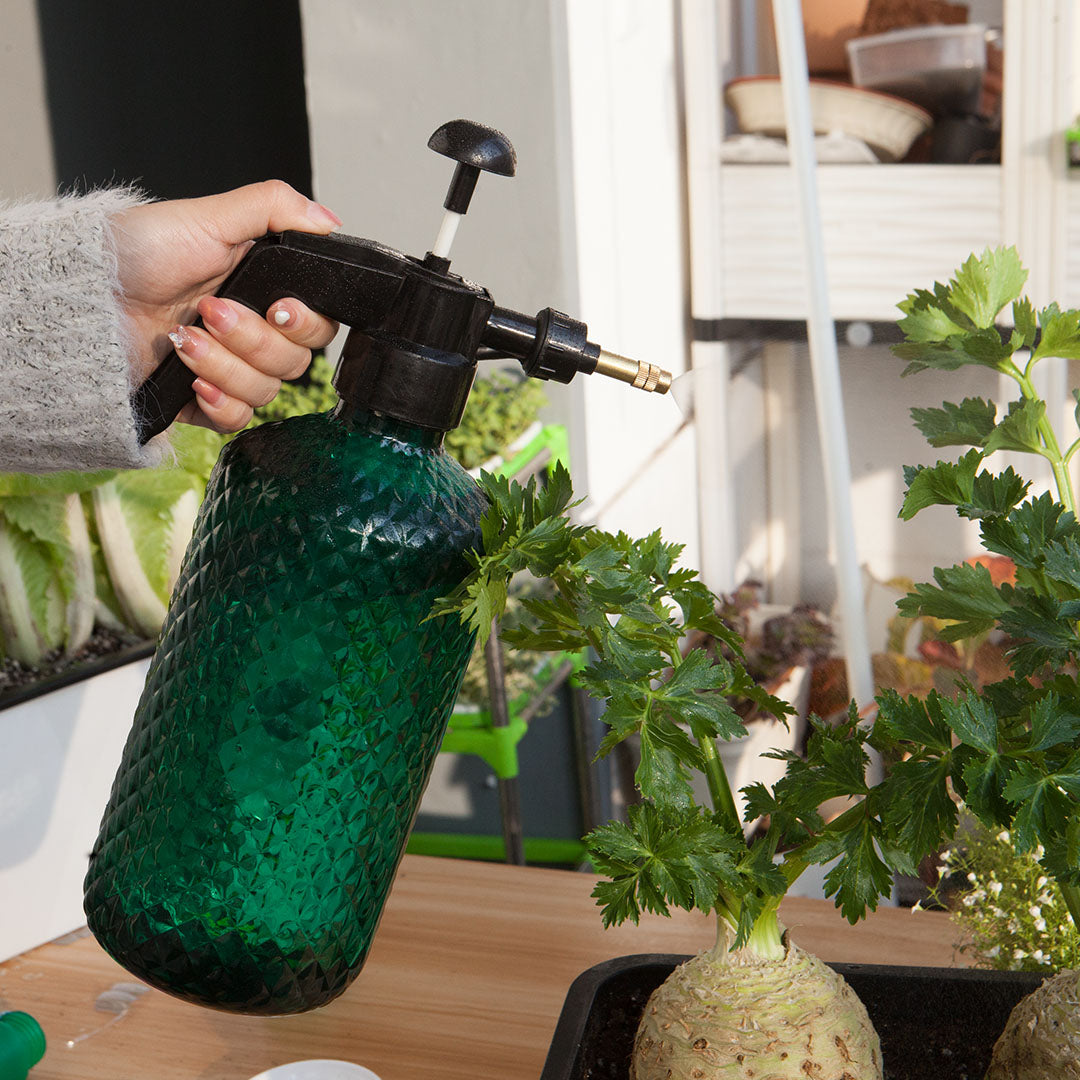 4X 2 Liter Mist Water Spray Bottle Hand Held Pressure Adjustable Nozzle with Top Pump Indoor Outdoor Gardening