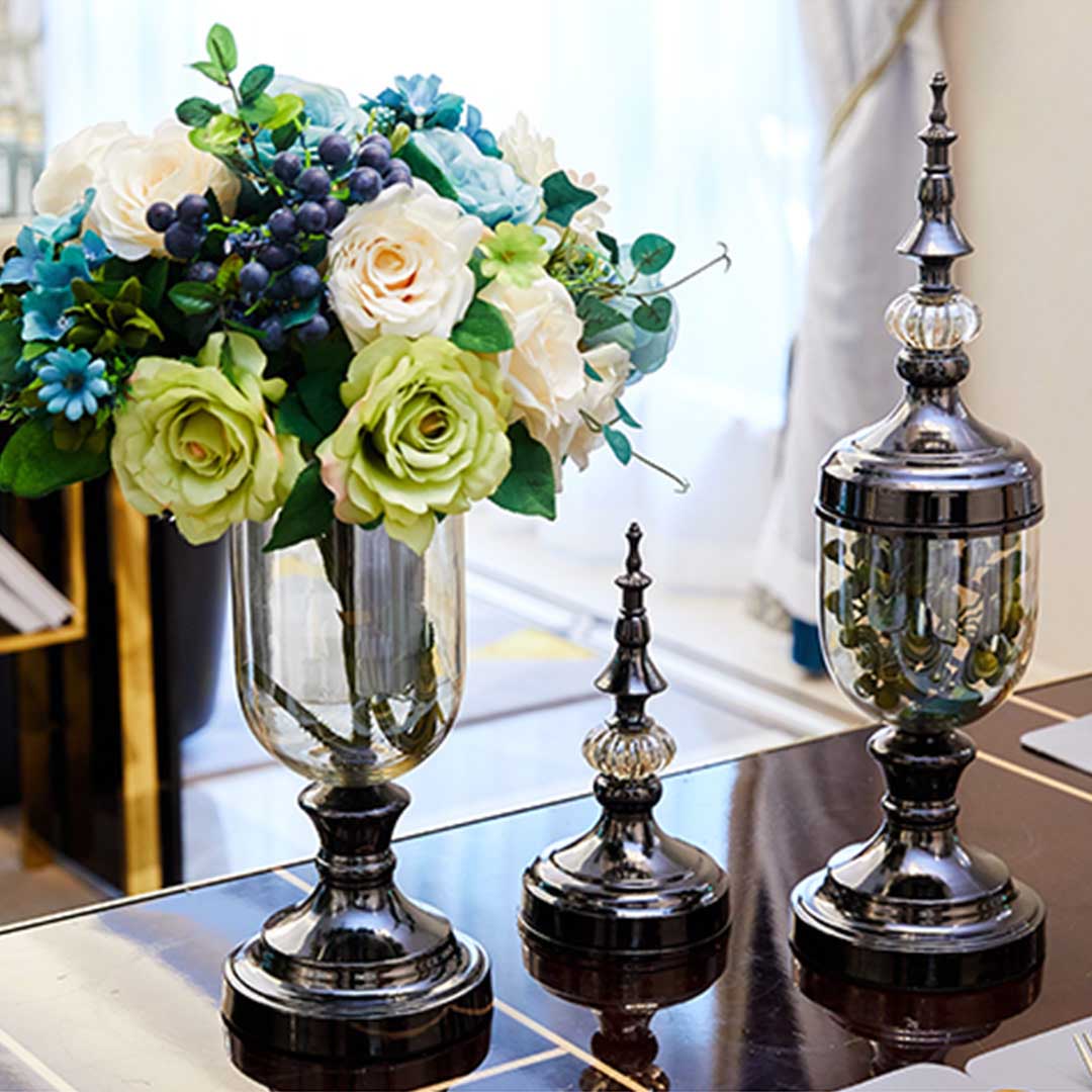 Soga 2 X Clear Glass Flower Vase With Lid And White Flower Filler Vase Bronze Set
