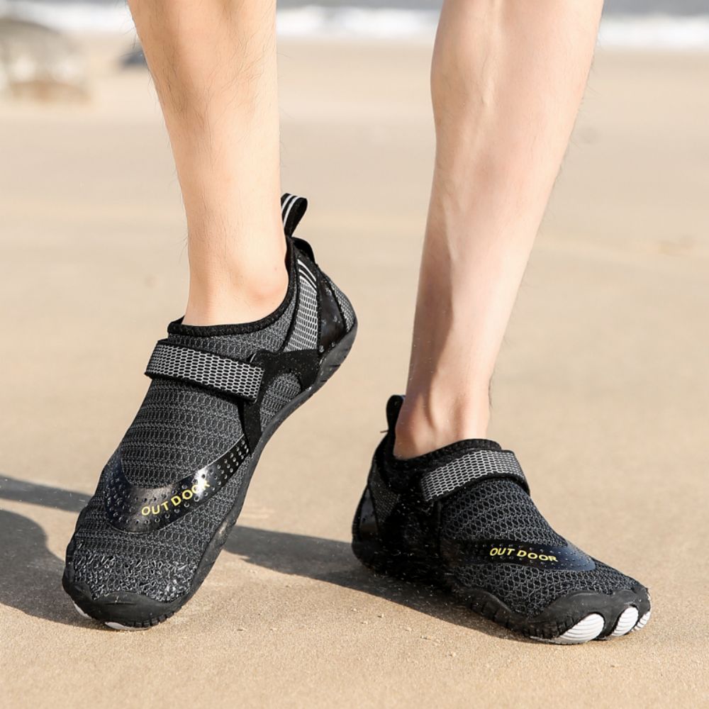 Men Women Water Shoes Barefoot Quick Dry Aqua Sports Shoes - Black Size EU47 = US12