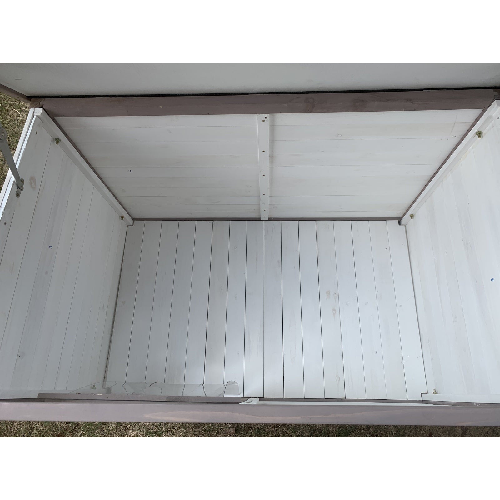 L Timber Pet Dog Kennel House Puppy Wooden Timber Cabin With Stripe White