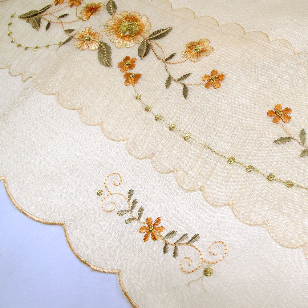 Set of 7 Embroidered Daisy Table Decorative Set