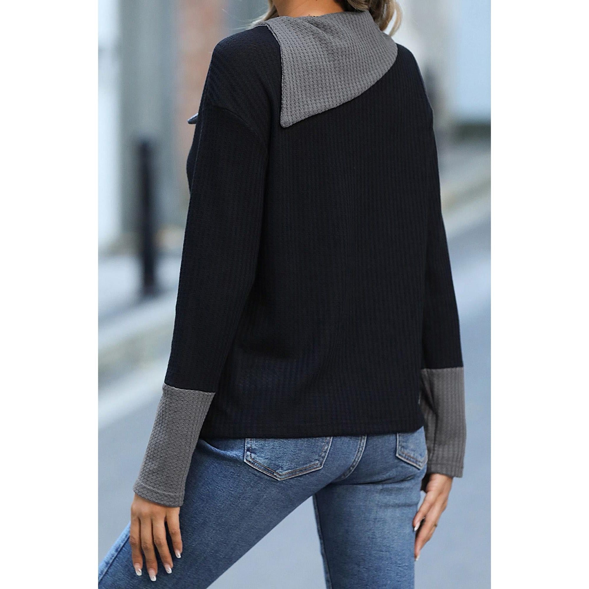 Azura Exchange Black Colorblock Asymmetrical Neck Top - M