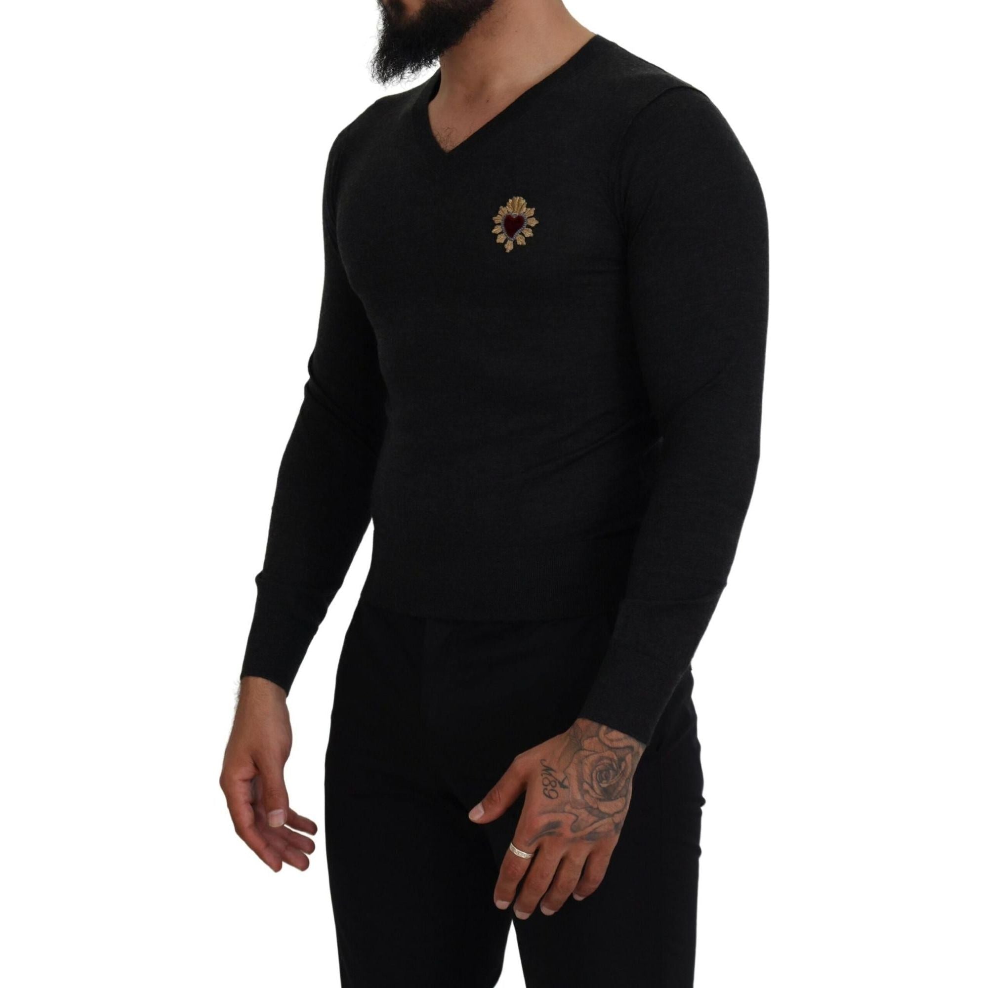 Stunning Dolce &amp; Gabbana V-Neck Sweater with Heart Embroidery 44 IT Men