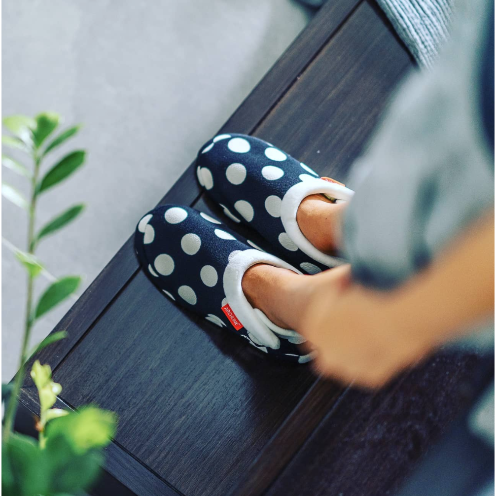 ARCHLINE Orthotic Slippers CLOSED Arch Scuffs Pain Moccasins Relief - Black/White Polka Dots - EUR 41 (Womens 10 US)