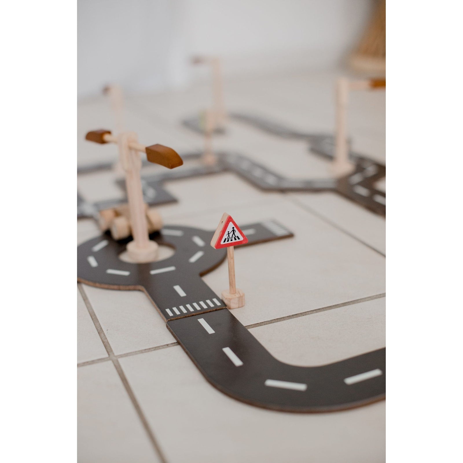 Road sign and street light set